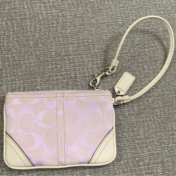 Coach Wristlet - Gorgeous Lavender and Cream Colors - never used! - Picture 2 of 3